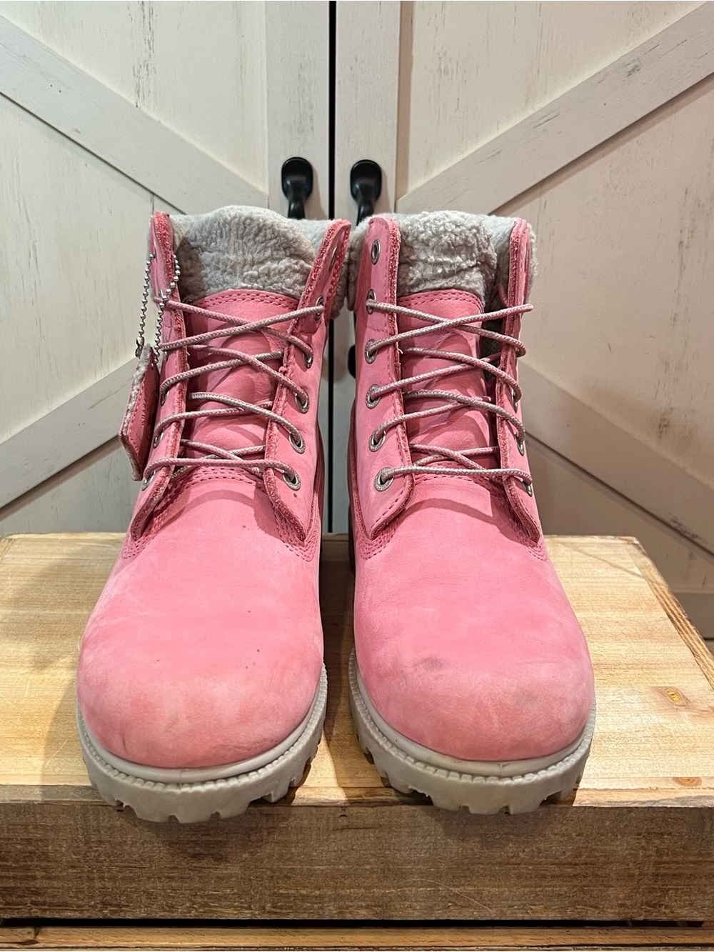 "Timberland Women’s 6-Inch Premium Pink Suede Waterproof Boots with Faux Fur 9 - Picture 6 of 13